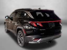 Hyundai Tucson Limited AWD 2026 — side view