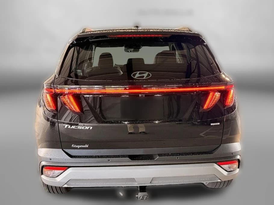 Hyundai Tucson Limited AWD 2026 — side view