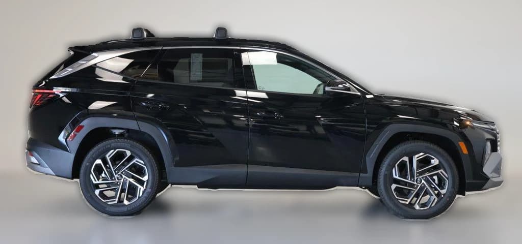 Hyundai Tucson Limited AWD 2026 — side view