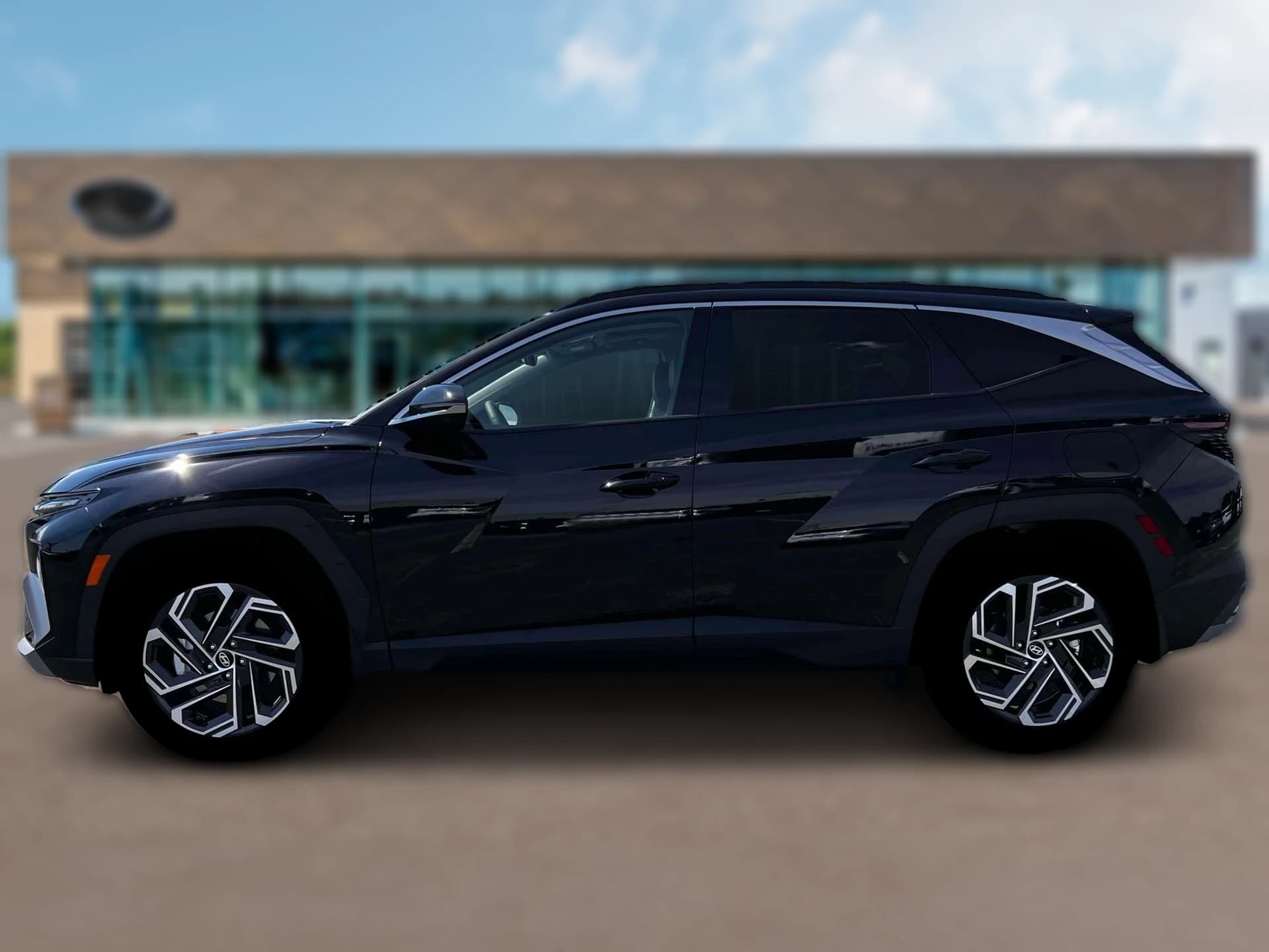 Hyundai Tucson Limited AWD 2026 — side view