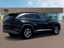 Hyundai Tucson Limited AWD 2026 — side view