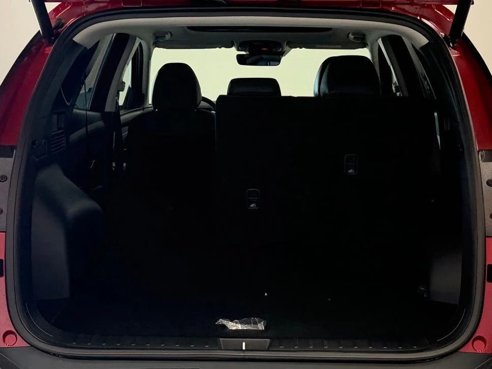 Hyundai Tucson Limited AWD 2026 — side view