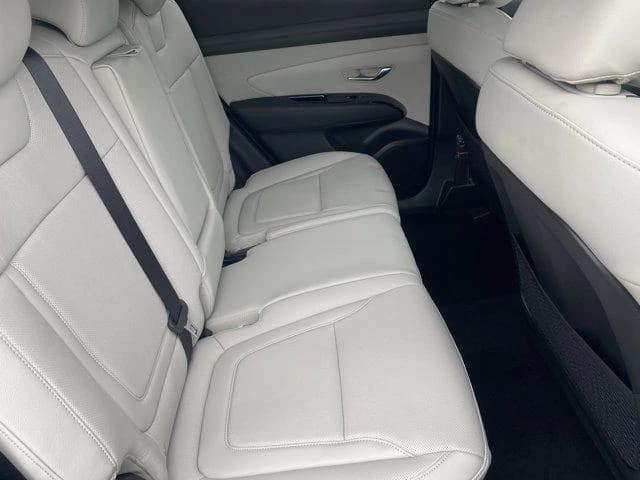 Hyundai Tucson Limited AWD 2025 — side view