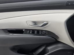 Hyundai Tucson Limited AWD 2026 — side view