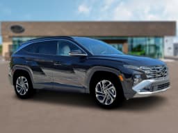 Hyundai Tucson Limited AWD 2026 — side view
