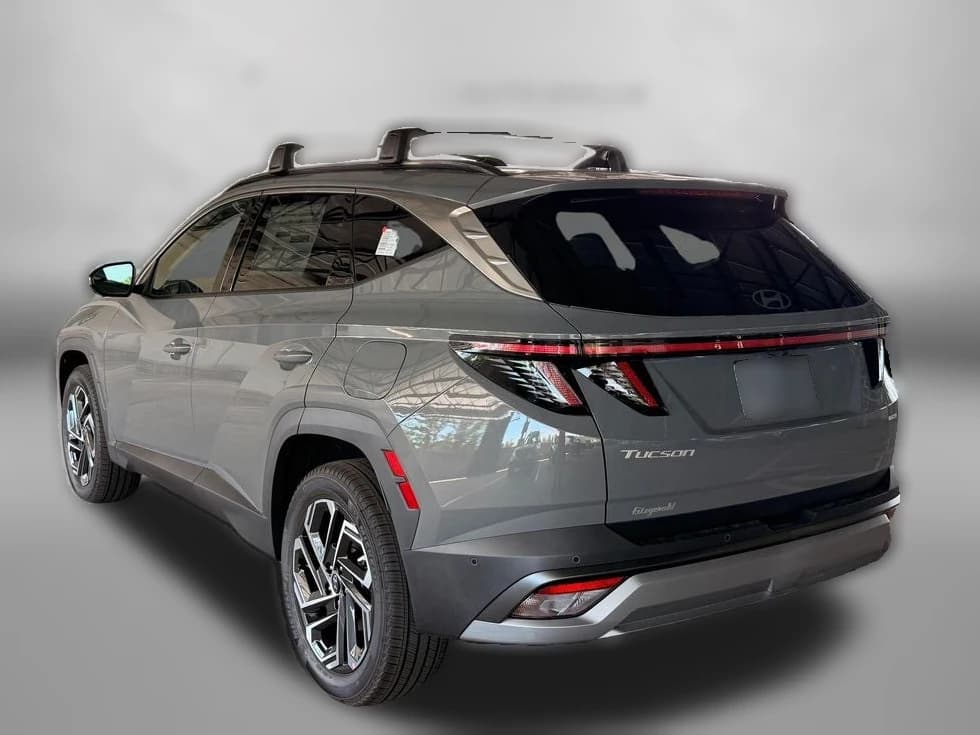 Hyundai Tucson Limited AWD 2026 — side view