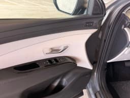 Hyundai Tucson Limited AWD 2026 — side view