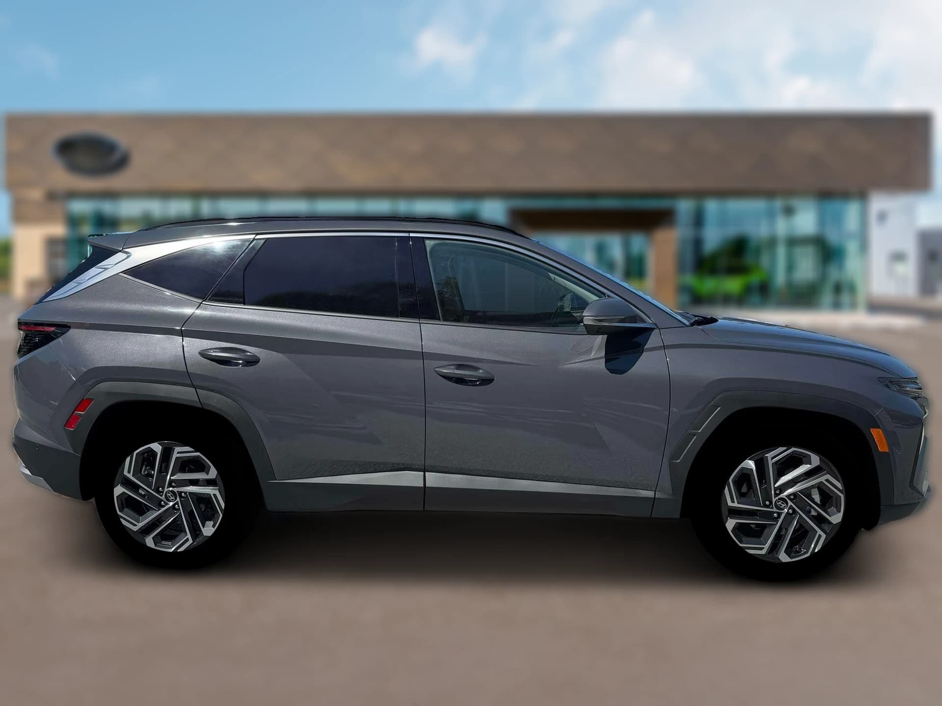 Hyundai Tucson Limited AWD 2026 — side view