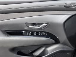 Hyundai Tucson Limited AWD 2026 — side view