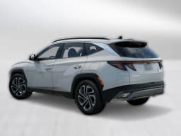 Hyundai Tucson Limited AWD 2026 — side view