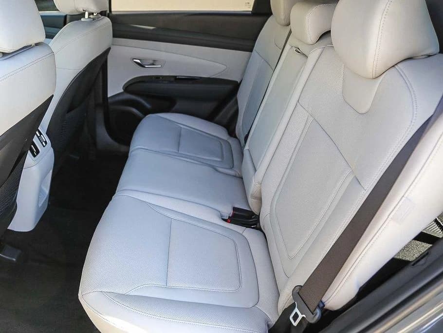 Hyundai Tucson Limited AWD 2026 — side view