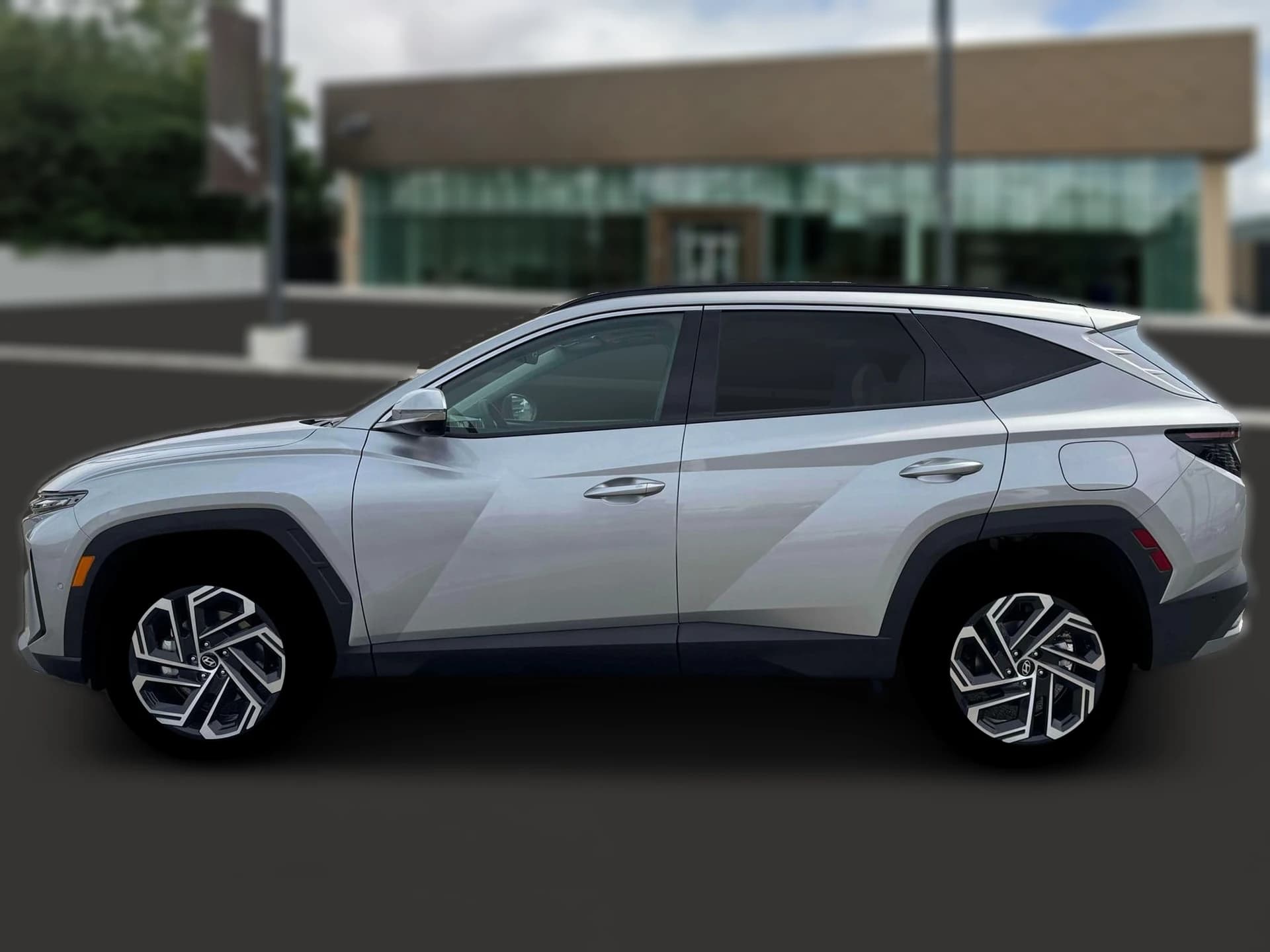 Hyundai Tucson Limited AWD 2026 — side view