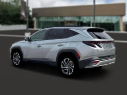 Hyundai Tucson Limited AWD 2026 — side view