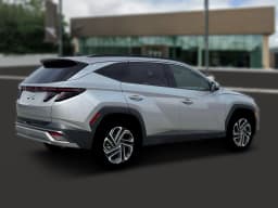 Hyundai Tucson Limited AWD 2026 — side view