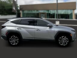 Hyundai Tucson Limited AWD 2026 — side view