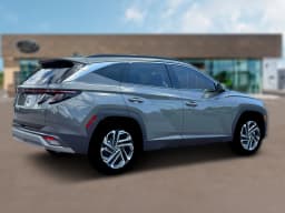 Hyundai Tucson Limited AWD 2026 — side view