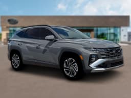 Hyundai Tucson Limited AWD 2026 — side view