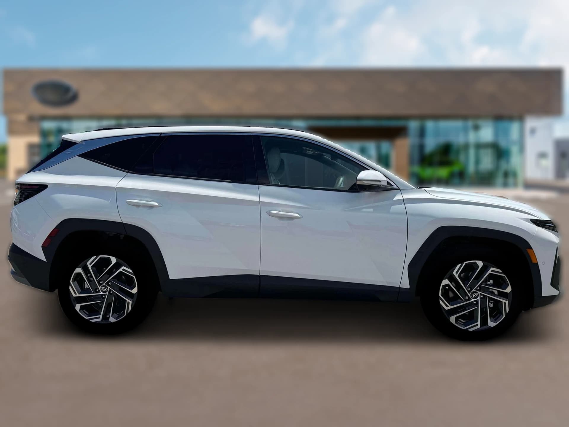 Hyundai Tucson Limited AWD 2026 — side view