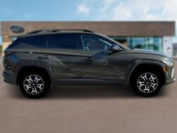 Hyundai Tucson XRT AWD 2026 — side view