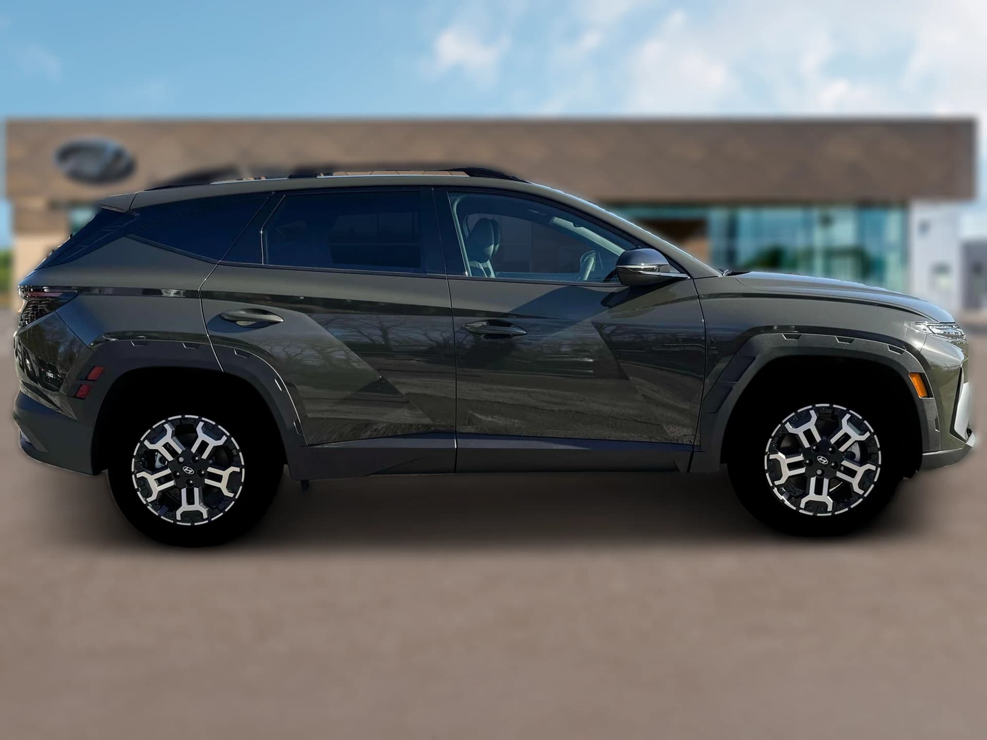 Hyundai Tucson XRT AWD 2026 — side view