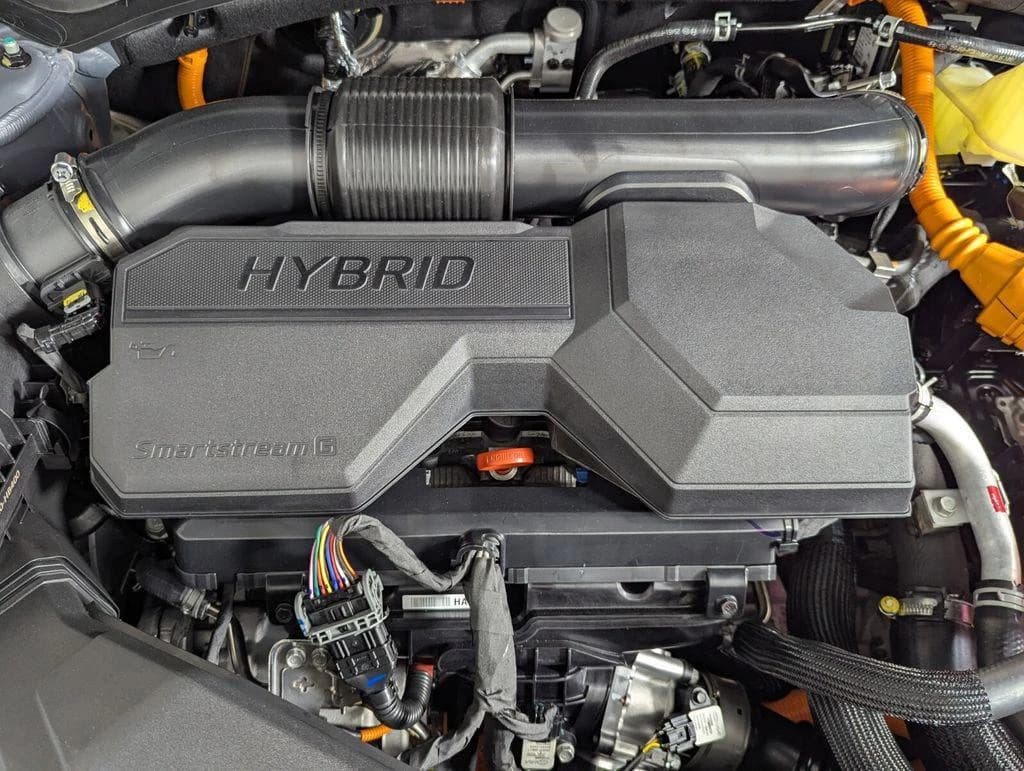 Hyundai Santa Fe Hybrid SE FWD 2026 — side view