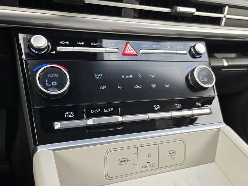 Hyundai Santa Fe Hybrid SE FWD 2026 — side view
