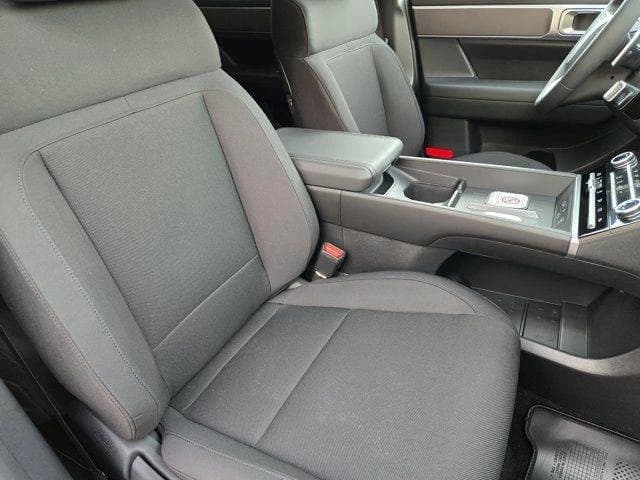 Hyundai Santa Fe SE FWD 2026 — side view