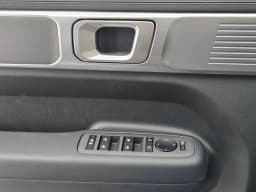 Hyundai Santa Fe SE FWD 2026 — side view