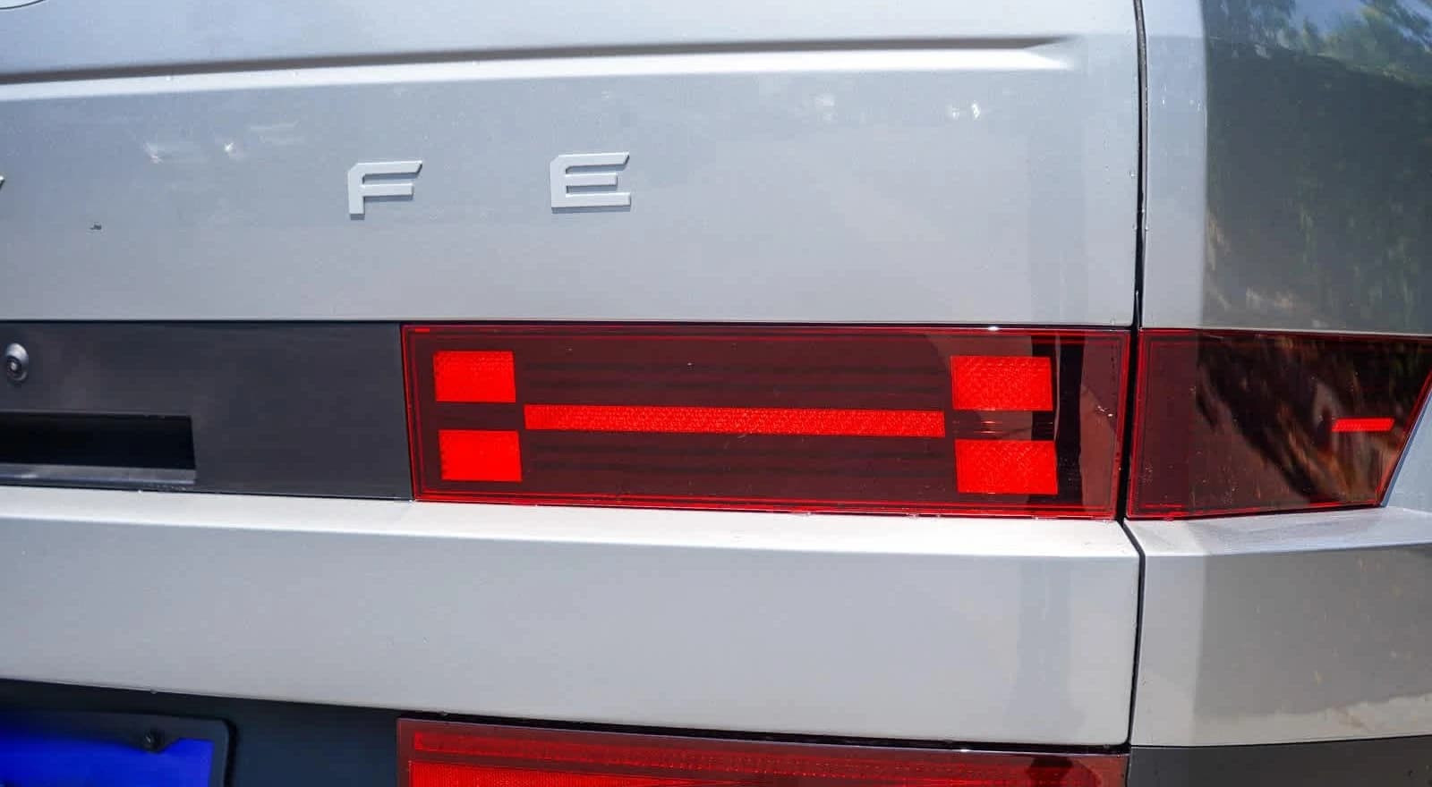 Hyundai Santa Fe SE FWD 2026 — side view