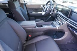 Hyundai Santa Fe SE FWD 2026 — side view