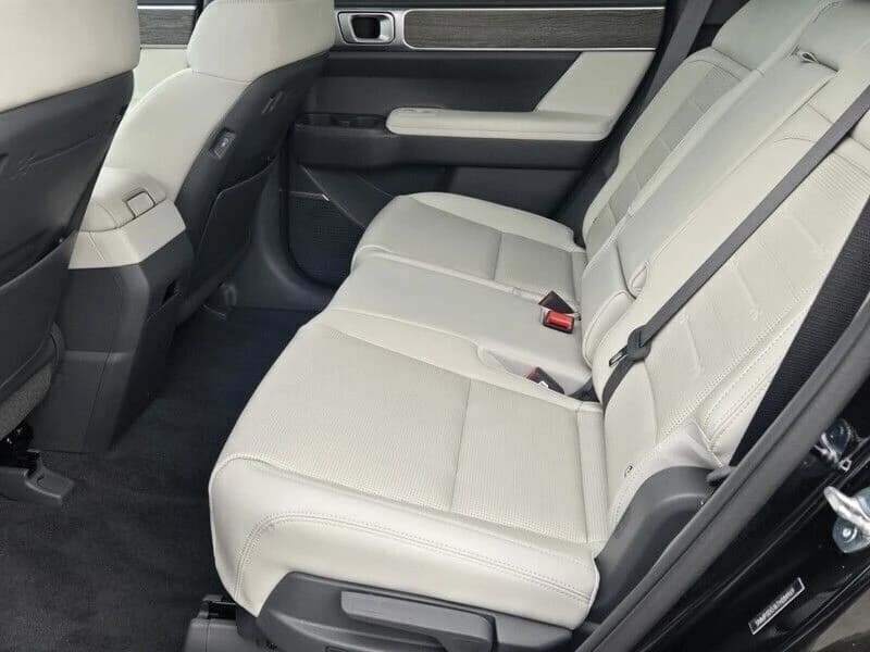 Hyundai Santa Fe Hybrid Limited 7P FWD 2026 — side view