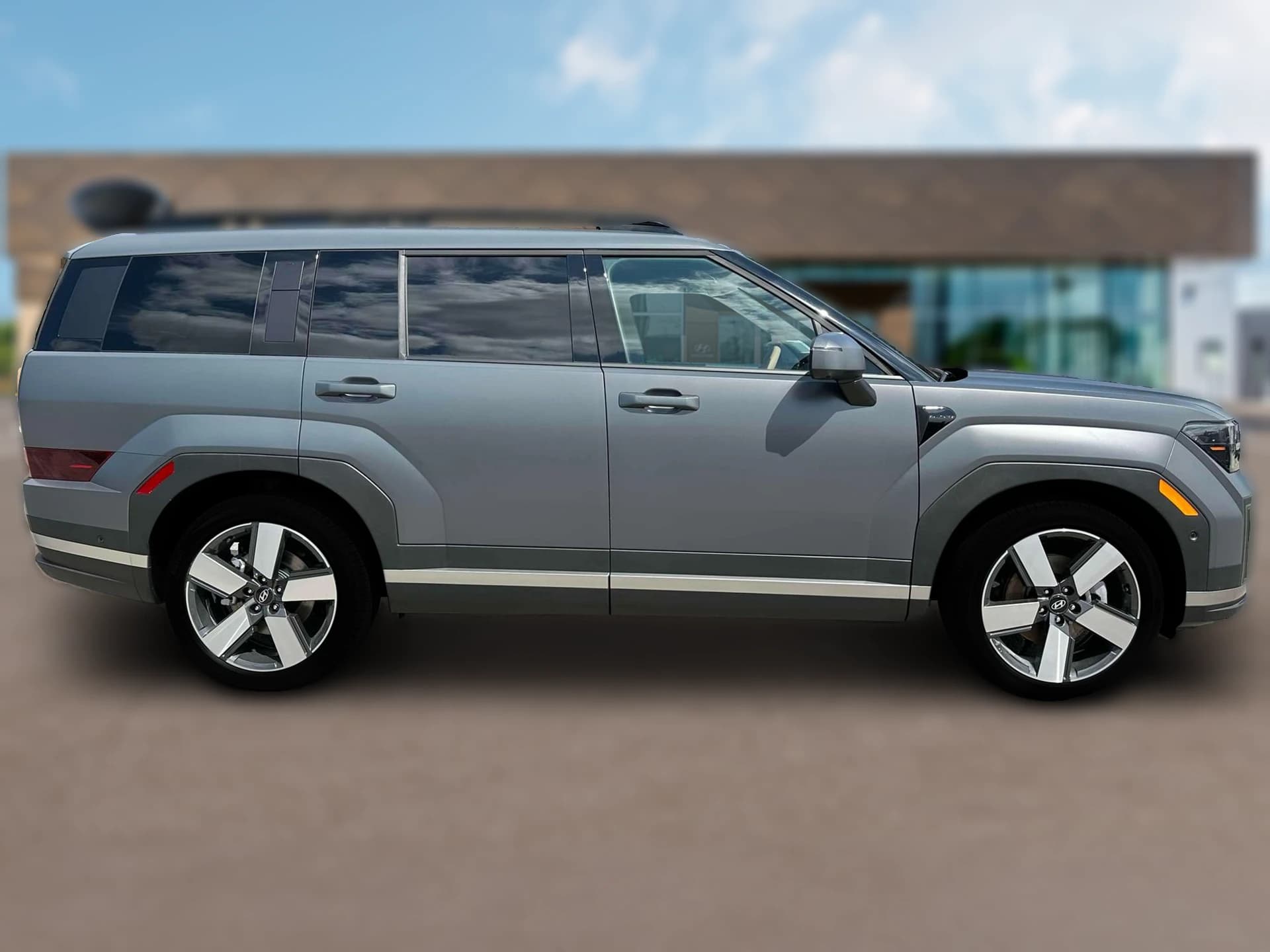 Hyundai Santa Fe Hybrid Limited AWD 2025 — side view