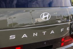 Hyundai Santa Fe Hybrid Limited 6P AWD 2026 — side view