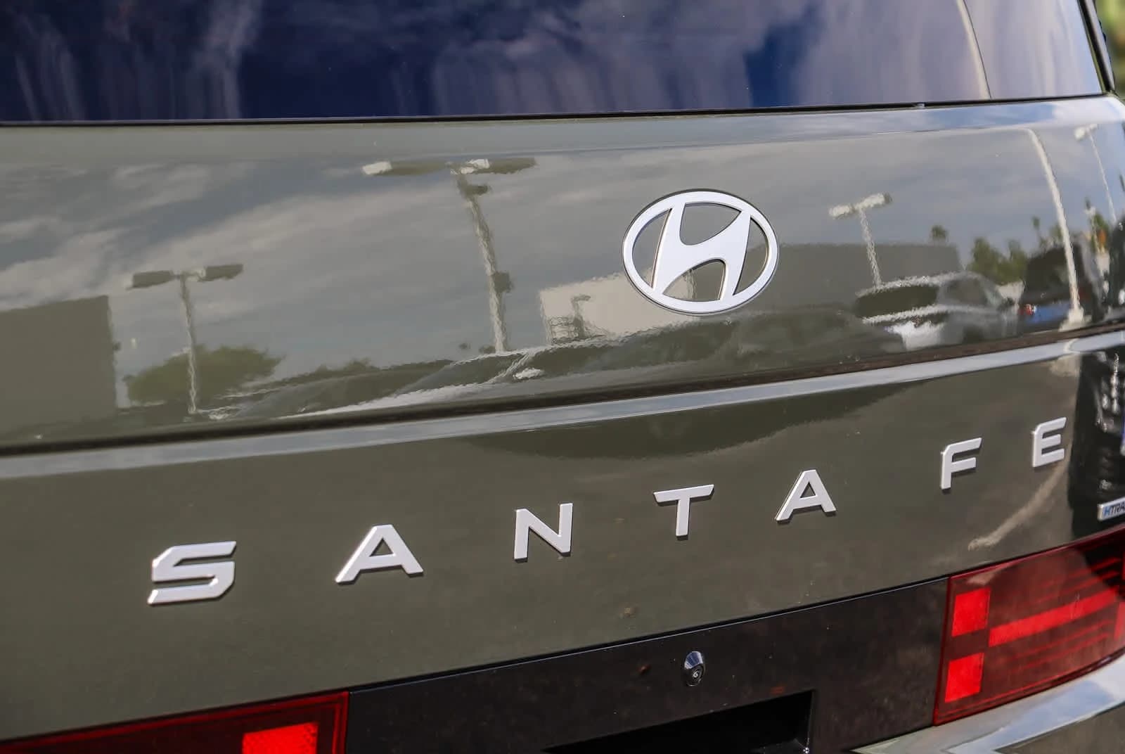 Hyundai Santa Fe Hybrid Limited 6P AWD 2026 — side view