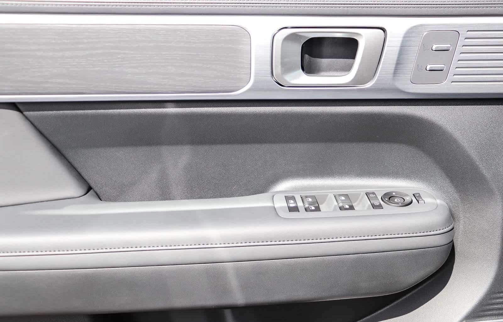 Hyundai Santa Fe Hybrid Limited 6P AWD 2026 — side view