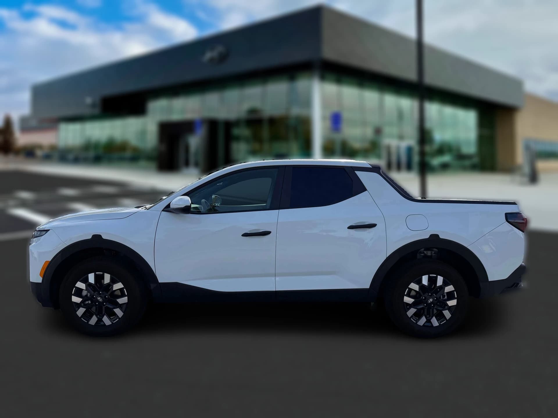 Hyundai Santa Cruz SE FWD 2027 — side view