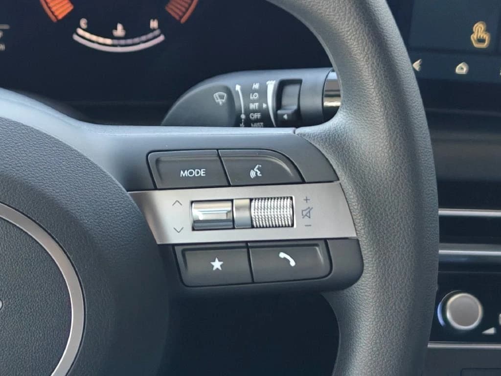 Hyundai Santa Cruz SE FWD 2027 — side view