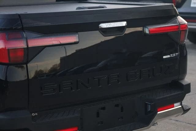 Hyundai Santa Cruz Limited AWD 2026 — side view