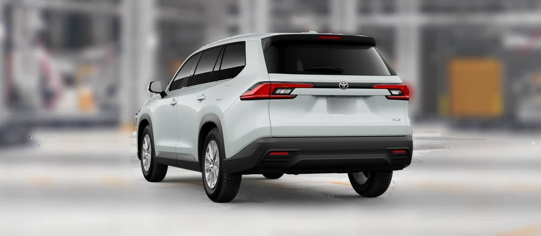Toyota Grand Highlander LE FWD (Natl) 2026 — side view