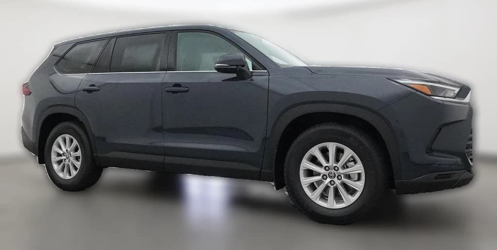 Toyota Grand Highlander LE FWD (Natl) 2026 — side view