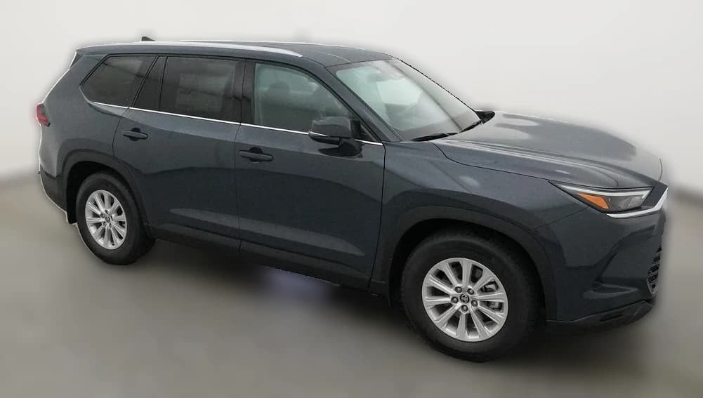Toyota Grand Highlander LE FWD (Natl) 2026 — side view