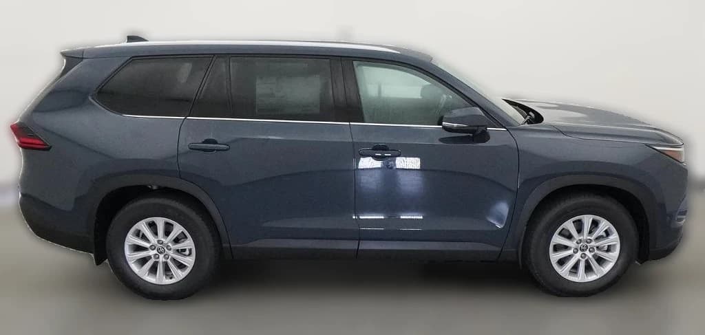 Toyota Grand Highlander LE FWD (Natl) 2026 — side view
