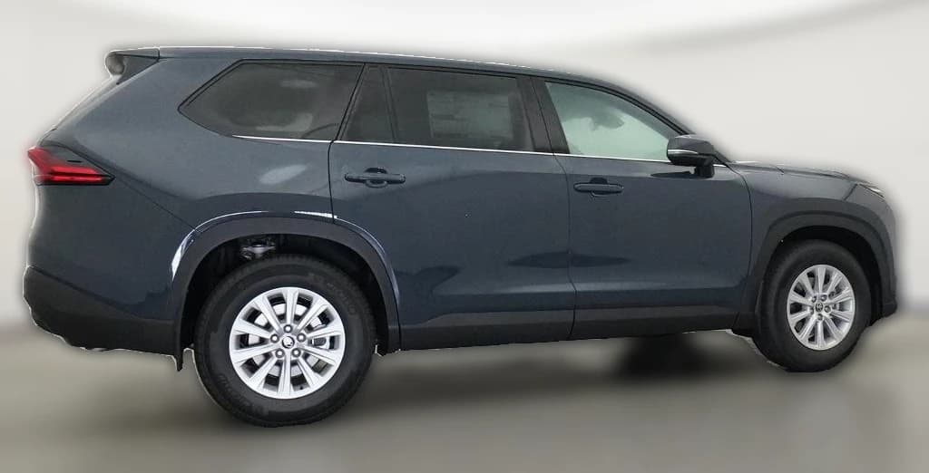 Toyota Grand Highlander LE FWD (Natl) 2026 — side view