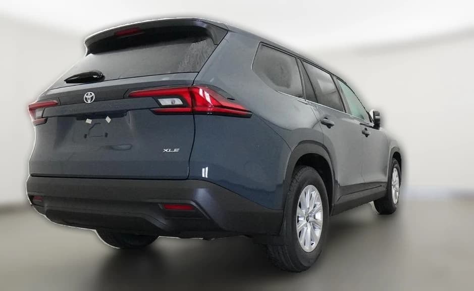 Toyota Grand Highlander LE FWD (Natl) 2026 — side view