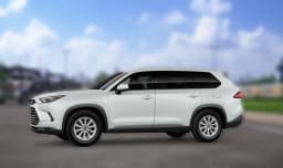 Toyota Grand Highlander LE FWD (Natl) 2026 — side view