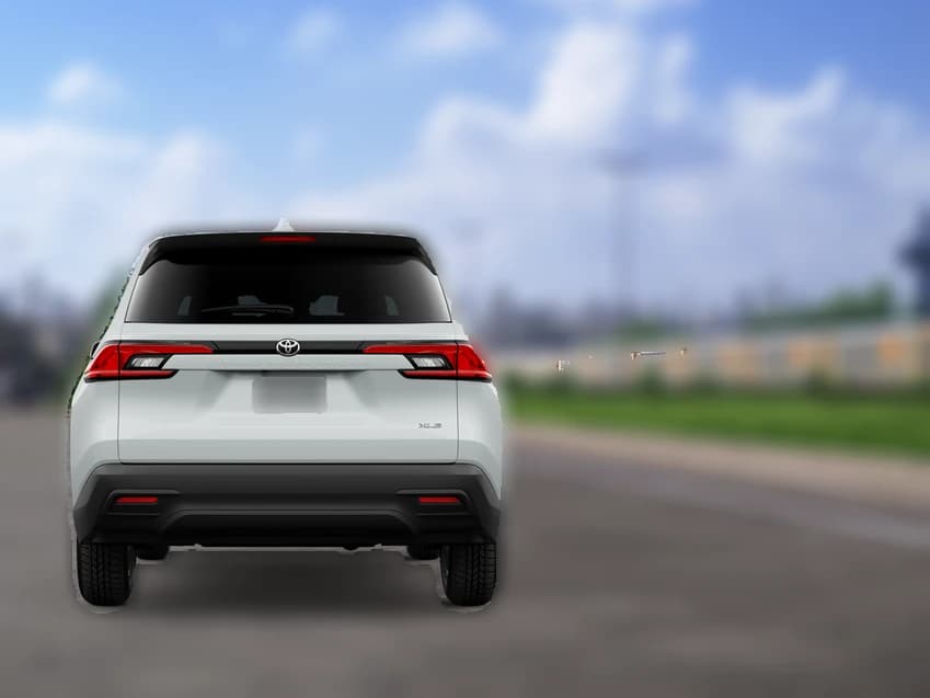 Toyota Grand Highlander LE FWD (Natl) 2026 — side view