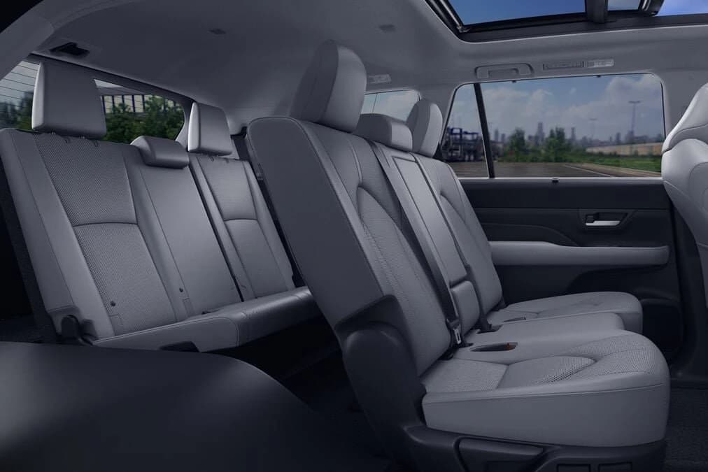 Toyota Grand Highlander Limited AWD (Natl) 2026 — side view
