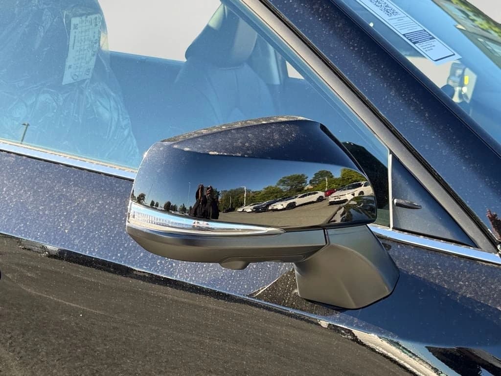 Toyota Grand Highlander Hybrid Limited AWD (Natl) 2026 — side view