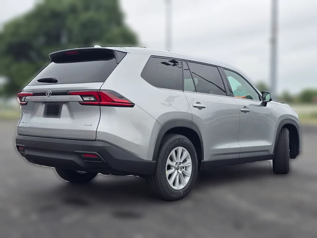 Toyota Grand Highlander Hybrid XLE AWD (Natl) 2026 — side view