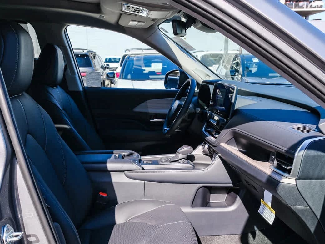 Toyota Grand Highlander Hybrid Limited AWD (Natl) 2026 — side view